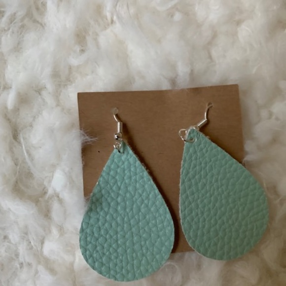 Fall in Love Earrings - Picture 2 of 5